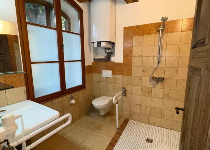 Wirgarten Antik Szálloda 3*